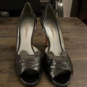 Via Spiga black leather heels